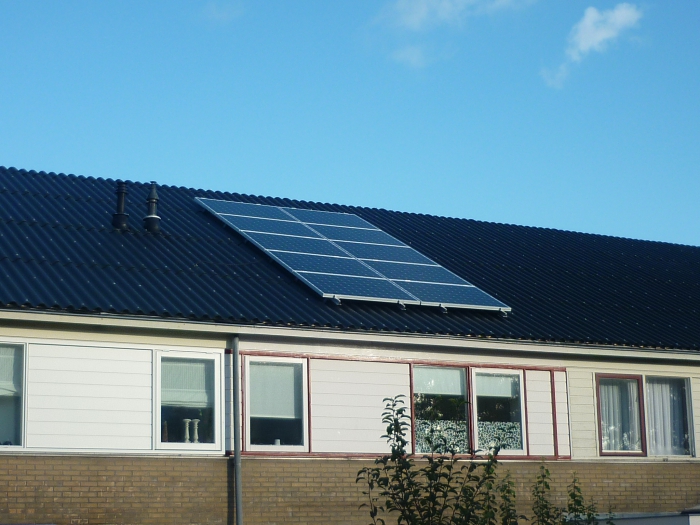 Pakket 10 stuks zonnepanelen met toebehoren, inclusief montage Toes